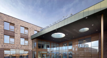 Manor Drive School, Exterior