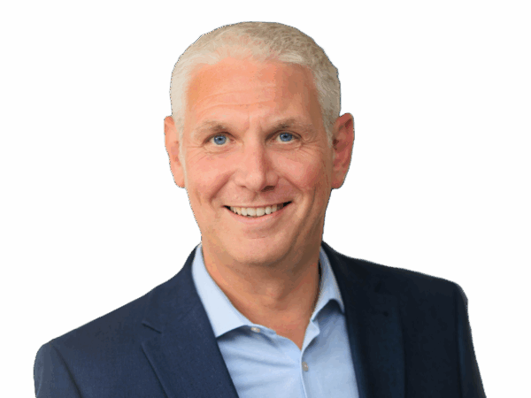 Steffan Battle headshot with transparent background