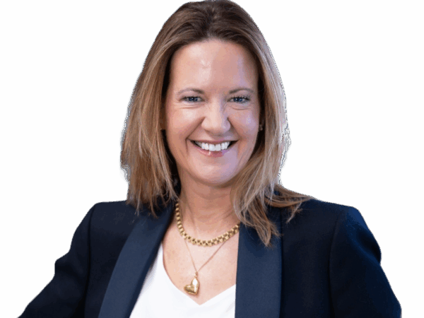 Pip Prongué headshot (transparent background