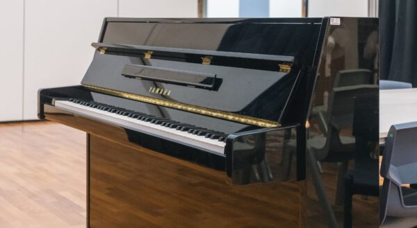 piano in sustainable school
