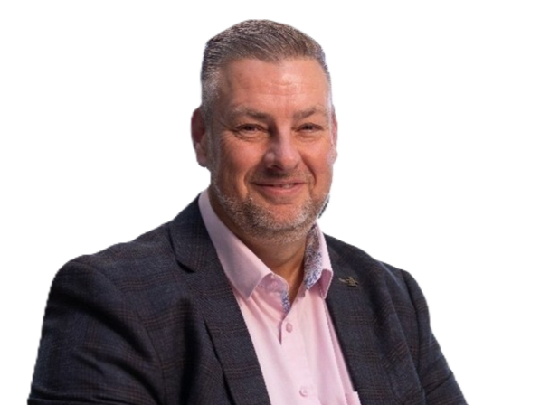 Lee Bushell headshot (transparent background)